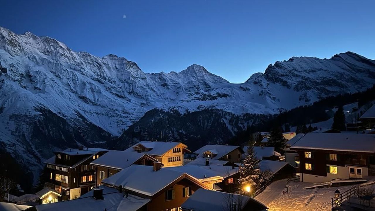 Aussicht vom Balkon bei Abenddämmerung Aussicht vom Balkon bei Abenddämmerung